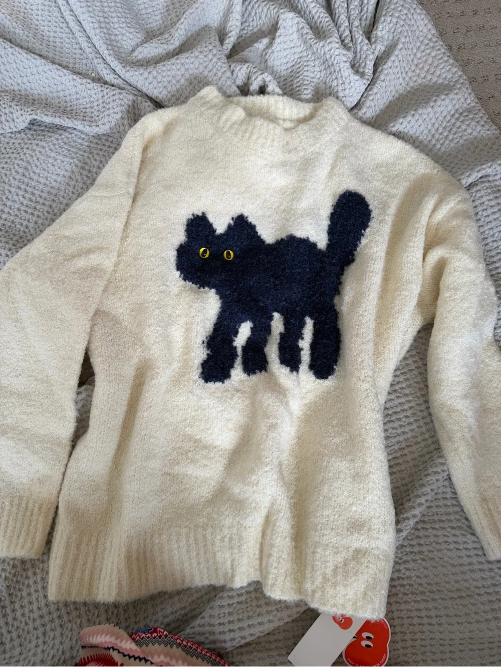 Cider Cream Sweater with Navy Cat Appliqué realistic eyes XL zz1-03